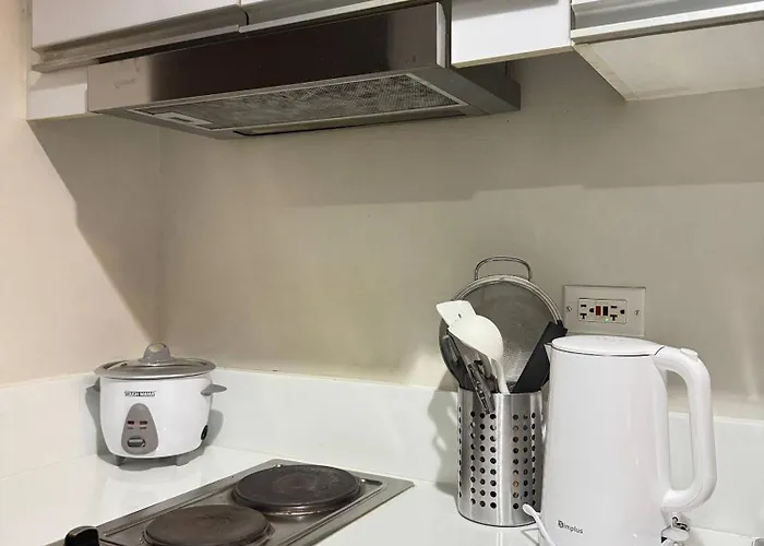 Fully Furnished Makati With Fast Wi-fi And Queen Bed *